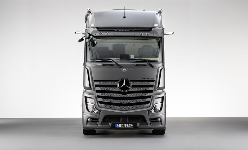 Picture 2 - Actros